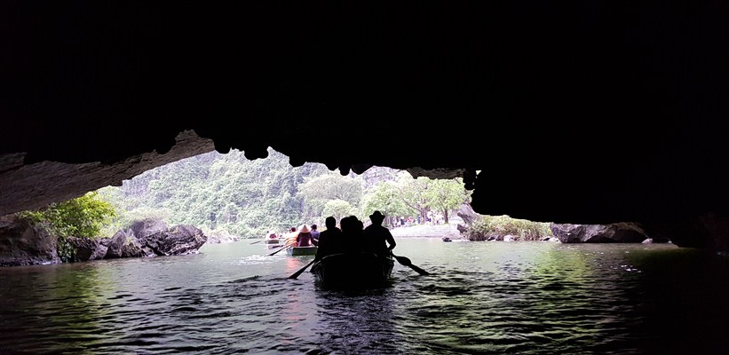 trang an boat trip