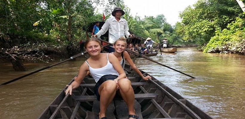 tourists to Vietnam tourists to Vietnam