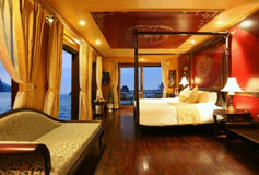 Violet Cruise Halong Bay