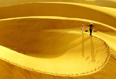 Mui Ne is located 24 km north-east of Phan Thiet city. It is a fishing village as well as a familiar tourism area in Binh Thuan Province. 